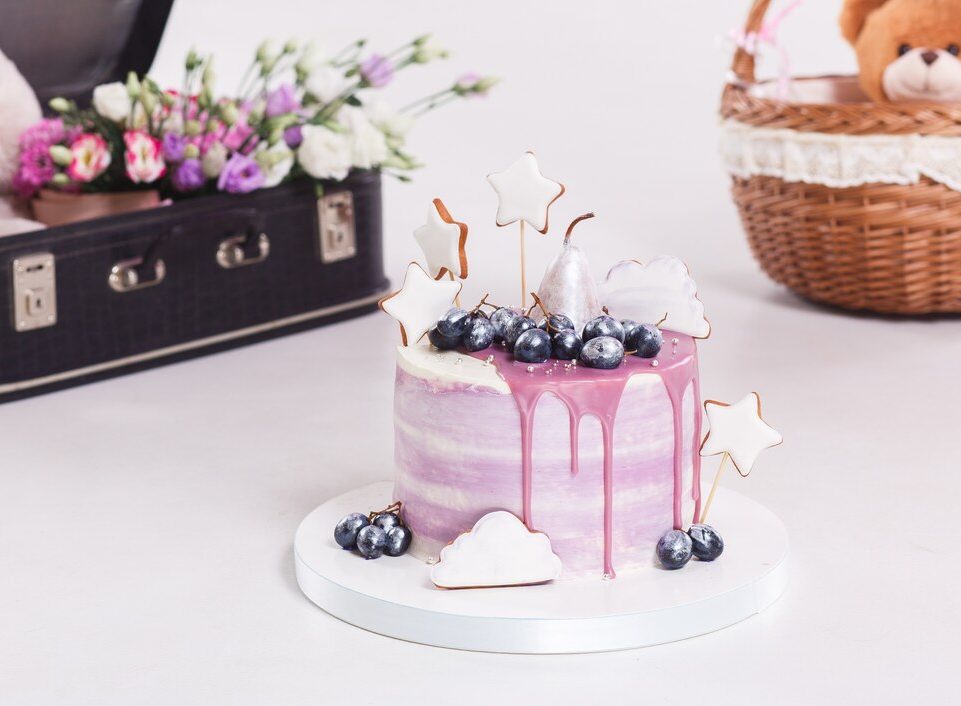 Customized Birthday Cake Dubai: Fondant Vs. Buttercream: What To Choose?